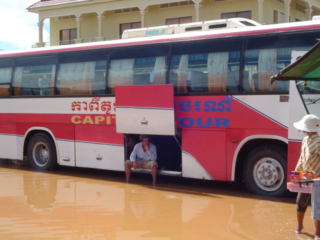 Busbahnhof unter Wasser