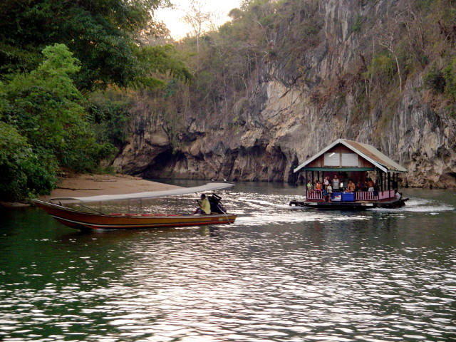 Floating-House