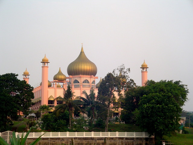 Staatsmoschee Masjid Kuching