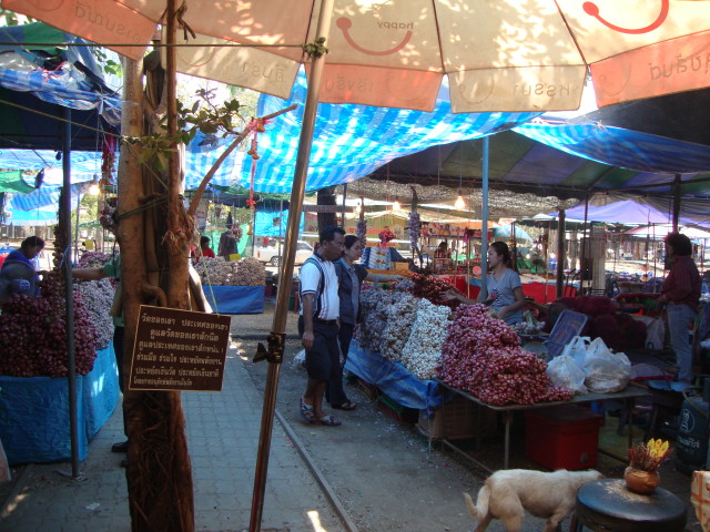 Wat Phra Buddhabat - Markt