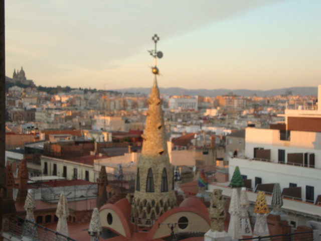 Morgenstimmung über Barcelona von unserer Hotelterrasse Ramblas aus