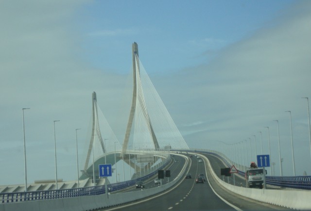 die neue Brücke