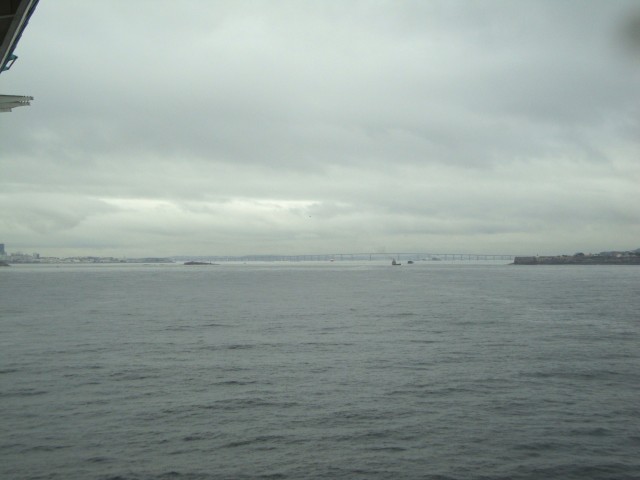 im Hintergrund die bekannte Ponte Rio Niterói.