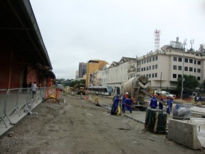  Am Pier Maurá wird noch gearbeitet